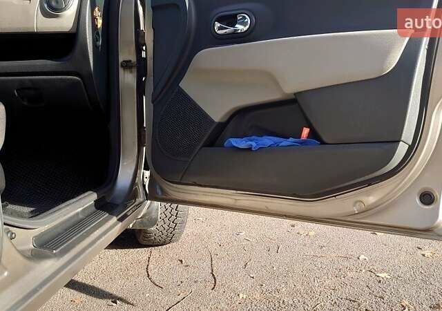 Дачия Лоджи 2012 в Черновцах на Automoto.ua Коричневый Дачия Лоджи, объемом двигателя 1.6 л и пробегом 249 тыс. км за 7563 $, фото 15 на Automoto.ua