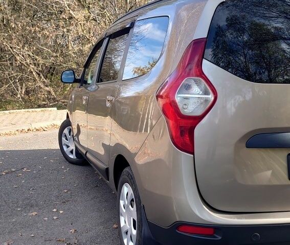 Дачия Лоджи 2012 в Черновцах на Automoto.ua Коричневый Дачия Лоджи, объемом двигателя 1.6 л и пробегом 249 тыс. км за 7563 $, фото 4 на Automoto.ua