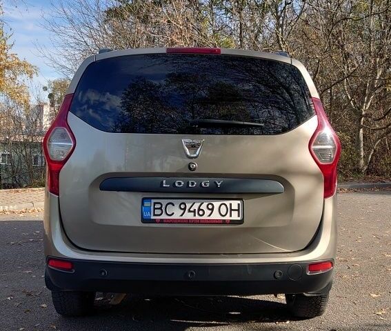 Дачия Лоджи 2012 в Черновцах на Automoto.ua Коричневый Дачия Лоджи, объемом двигателя 1.6 л и пробегом 249 тыс. км за 7563 $, фото 5 на Automoto.ua