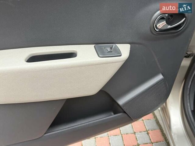 Коричневый Дачия Лоджи, объемом двигателя 1.6 л и пробегом 122 тыс. км за 8900 $, фото 85 на Automoto.ua