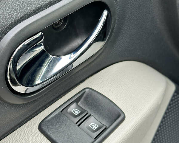 Дачія Лоджі, об'ємом двигуна 1.6 л та пробігом 235 тис. км за 7450 $, фото 17 на Automoto.ua