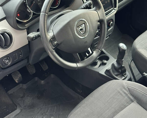 Дачія Лоджі, об'ємом двигуна 1.6 л та пробігом 240 тис. км за 7200 $, фото 13 на Automoto.ua