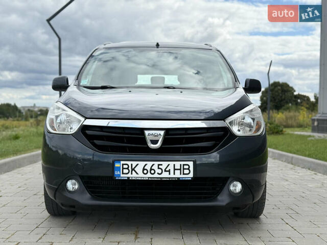 Серый Дачия Лоджи, объемом двигателя 1.5 л и пробегом 174 тыс. км за 7950 $, фото 1 на Automoto.ua