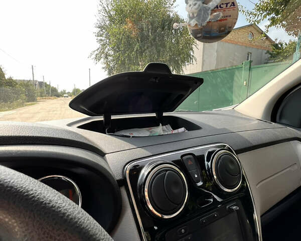 Серый Дачия Лоджи, объемом двигателя 1.6 л и пробегом 169 тыс. км за 7800 $, фото 24 на Automoto.ua