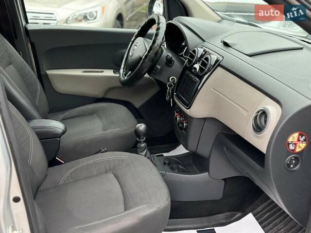 Сірий Дачія Лоджі, об'ємом двигуна 1.5 л та пробігом 305 тис. км за 6430 $, фото 27 на Automoto.ua
