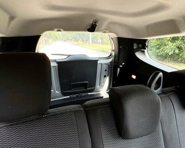 Серый Дачия Лоджи, объемом двигателя 1.6 л и пробегом 169 тыс. км за 7800 $, фото 31 на Automoto.ua