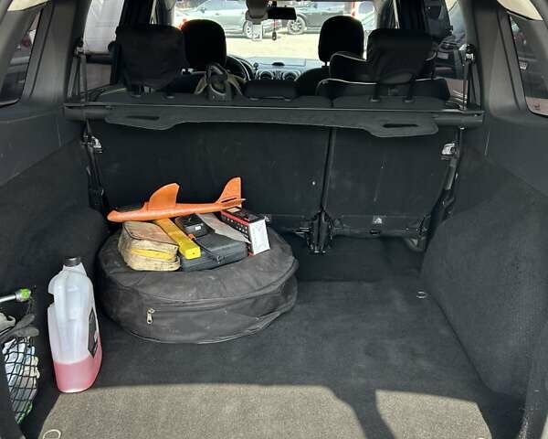 Серый Дачия Лоджи, объемом двигателя 1.6 л и пробегом 217 тыс. км за 7100 $, фото 6 на Automoto.ua