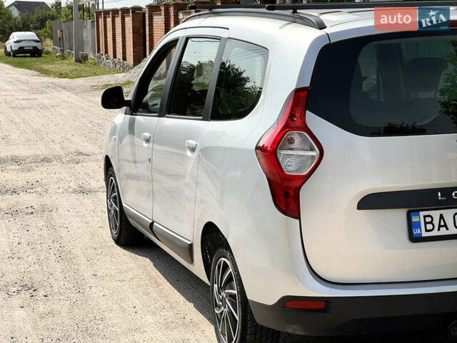 Серый Дачия Лоджи, объемом двигателя 1.6 л и пробегом 169 тыс. км за 7800 $, фото 4 на Automoto.ua