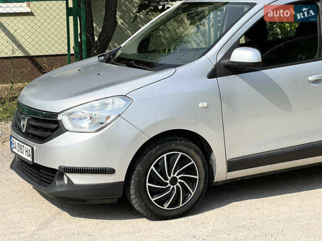 Серый Дачия Лоджи, объемом двигателя 1.6 л и пробегом 169 тыс. км за 7800 $, фото 7 на Automoto.ua