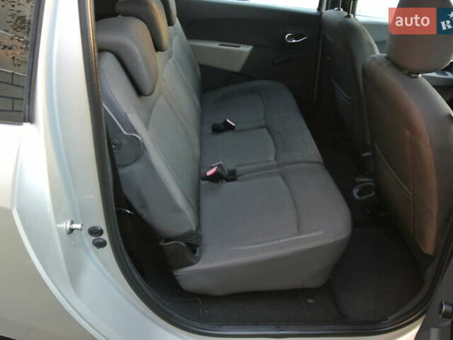 Серый Дачия Лоджи, объемом двигателя 1.5 л и пробегом 238 тыс. км за 8800 $, фото 14 на Automoto.ua