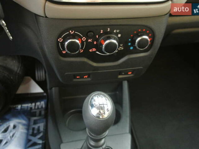 Серый Дачия Лоджи, объемом двигателя 1.5 л и пробегом 238 тыс. км за 8800 $, фото 26 на Automoto.ua