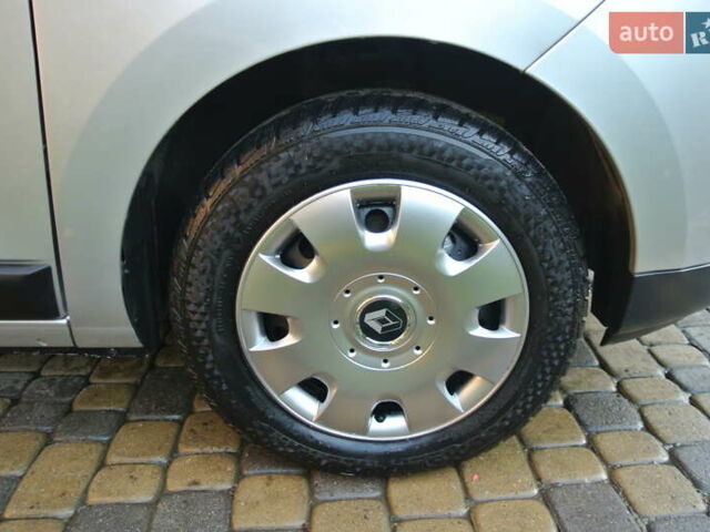 Серый Дачия Лоджи, объемом двигателя 1.5 л и пробегом 238 тыс. км за 8800 $, фото 23 на Automoto.ua