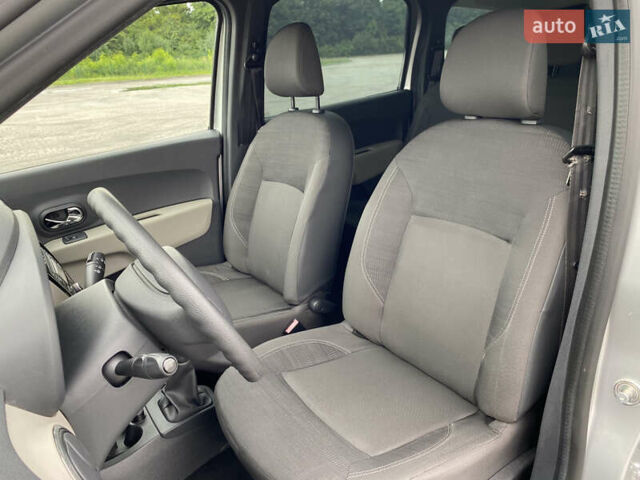 Серый Дачия Лоджи, объемом двигателя 1.2 л и пробегом 231 тыс. км за 6750 $, фото 32 на Automoto.ua