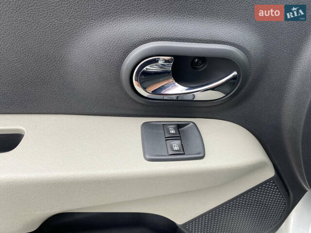 Серый Дачия Лоджи, объемом двигателя 1.2 л и пробегом 231 тыс. км за 6750 $, фото 30 на Automoto.ua