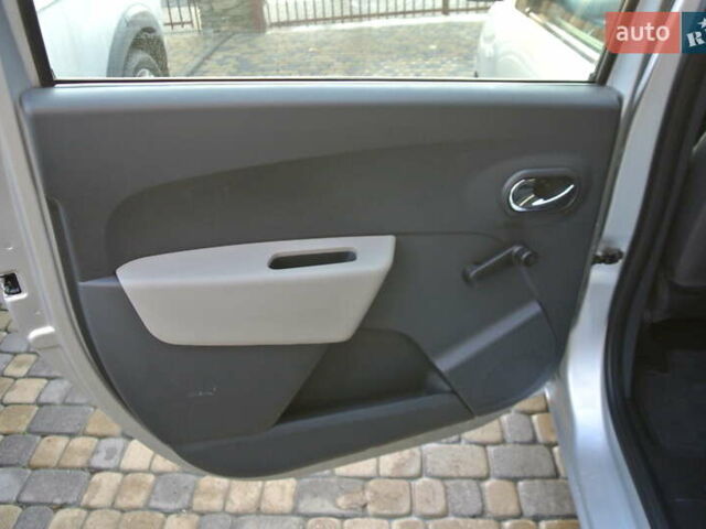 Серый Дачия Лоджи, объемом двигателя 1.5 л и пробегом 238 тыс. км за 8800 $, фото 13 на Automoto.ua