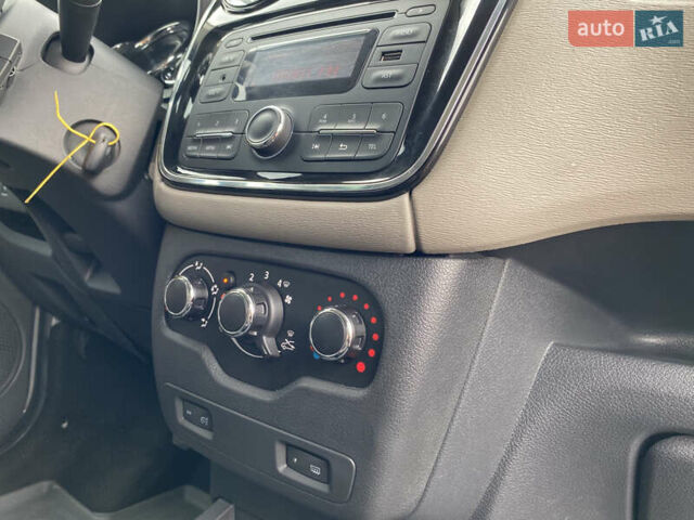 Серый Дачия Лоджи, объемом двигателя 1.2 л и пробегом 231 тыс. км за 6750 $, фото 43 на Automoto.ua