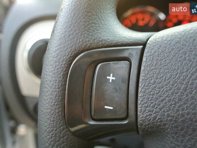 Серый Дачия Лоджи, объемом двигателя 1.5 л и пробегом 238 тыс. км за 8800 $, фото 28 на Automoto.ua