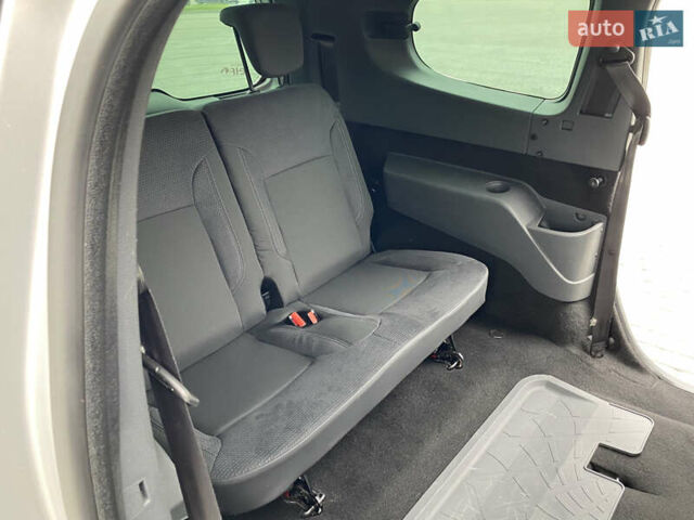 Серый Дачия Лоджи, объемом двигателя 1.2 л и пробегом 231 тыс. км за 6750 $, фото 55 на Automoto.ua