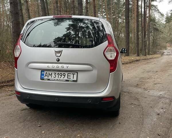 Серый Дачия Лоджи, объемом двигателя 1.2 л и пробегом 144 тыс. км за 6600 $, фото 4 на Automoto.ua