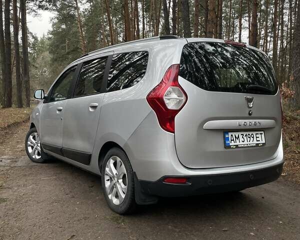Серый Дачия Лоджи, объемом двигателя 1.2 л и пробегом 144 тыс. км за 6600 $, фото 6 на Automoto.ua