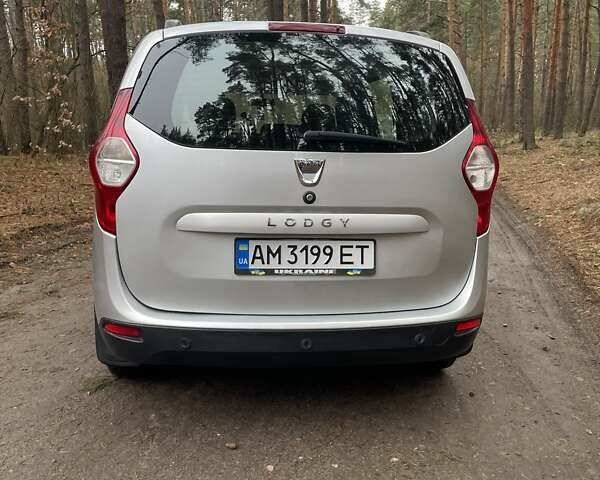 Серый Дачия Лоджи, объемом двигателя 1.2 л и пробегом 144 тыс. км за 6600 $, фото 5 на Automoto.ua