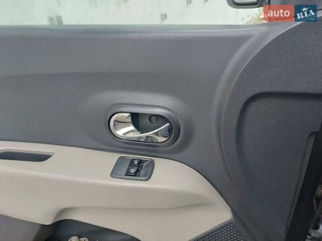 Серый Дачия Лоджи, объемом двигателя 1.6 л и пробегом 240 тыс. км за 6500 $, фото 7 на Automoto.ua