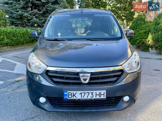 Серый Дачия Лоджи, объемом двигателя 1.6 л и пробегом 219 тыс. км за 7300 $, фото 1 на Automoto.ua
