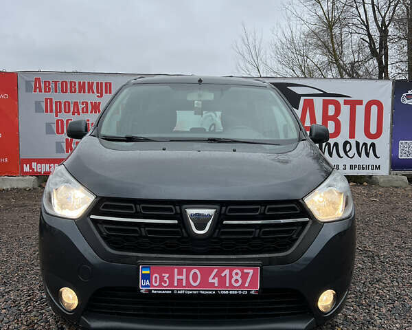 Серый Дачия Лоджи, объемом двигателя 1.6 л и пробегом 197 тыс. км за 9700 $, фото 1 на Automoto.ua