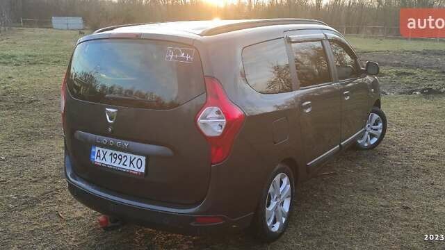 Серый Дачия Лоджи, объемом двигателя 1.5 л и пробегом 136 тыс. км за 9500 $, фото 3 на Automoto.ua