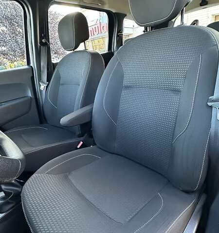 Дачия Лоджи 2017 в Бершаде на Automoto.ua Синий Дачия Лоджи, объемом двигателя 0 л и пробегом 227 тыс. км за 9650 $, фото 27 на Automoto.ua