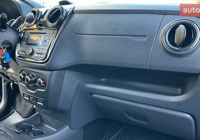 Дачия Лоджи 2017 в Бершаде на Automoto.ua Синий Дачия Лоджи, объемом двигателя 0 л и пробегом 227 тыс. км за 9650 $, фото 43 на Automoto.ua