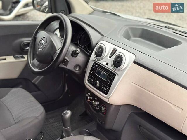 Дачия Лоджи 2013 в Харькове на Automoto.ua Зеленый Дачия Лоджи, объемом двигателя 1.2 л и пробегом 191 тыс. км за 5700 $, фото 7 на Automoto.ua