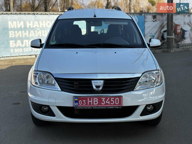 Белый Дачия Логан МСВ, объемом двигателя 1.6 л и пробегом 146 тыс. км за 6099 $, фото 2 на Automoto.ua