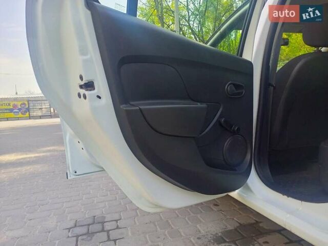 Белый Дачия Логан МСВ, объемом двигателя 1.2 л и пробегом 222 тыс. км за 6200 $, фото 6 на Automoto.ua