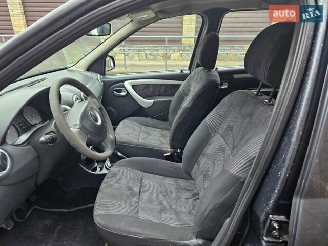 Черный Дачия Логан МСВ, объемом двигателя 1.6 л и пробегом 234 тыс. км за 5300 $, фото 11 на Automoto.ua