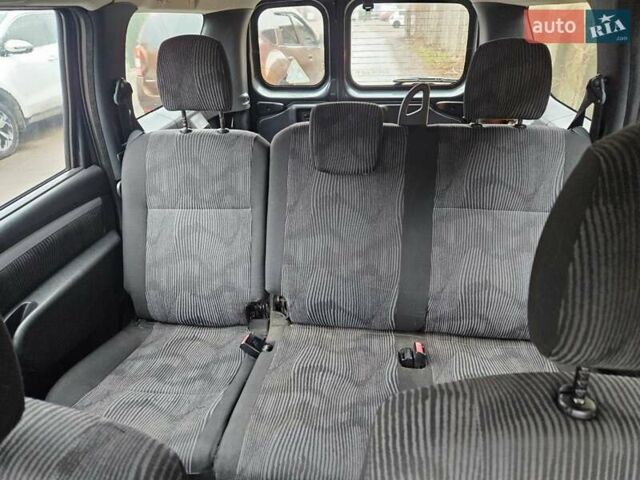 Черный Дачия Логан МСВ, объемом двигателя 1.6 л и пробегом 234 тыс. км за 5300 $, фото 10 на Automoto.ua