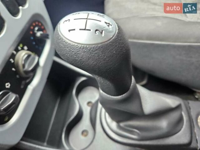 Черный Дачия Логан МСВ, объемом двигателя 1.6 л и пробегом 234 тыс. км за 5300 $, фото 7 на Automoto.ua