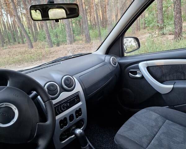 Черный Дачия Логан МСВ, объемом двигателя 1.6 л и пробегом 181 тыс. км за 6399 $, фото 74 на Automoto.ua