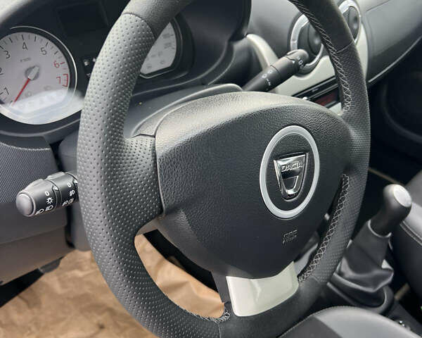 Чорний Дачія Логан МСВ, об'ємом двигуна 1.6 л та пробігом 142 тис. км за 8950 $, фото 10 на Automoto.ua