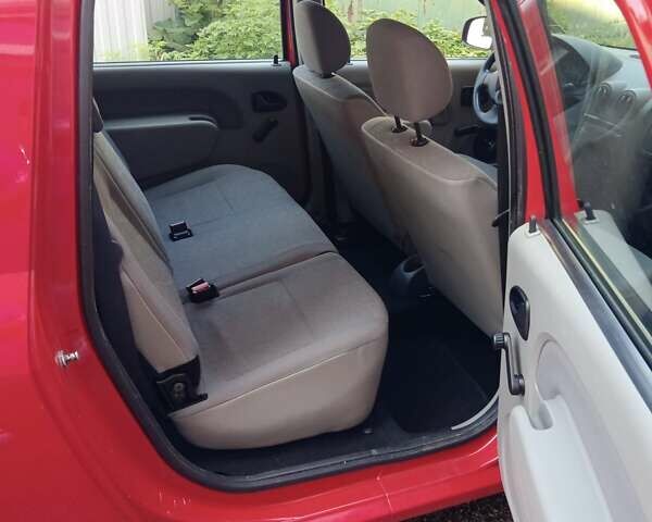 Красный Дачия Логан МСВ, объемом двигателя 1.4 л и пробегом 212 тыс. км за 5300 $, фото 9 на Automoto.ua