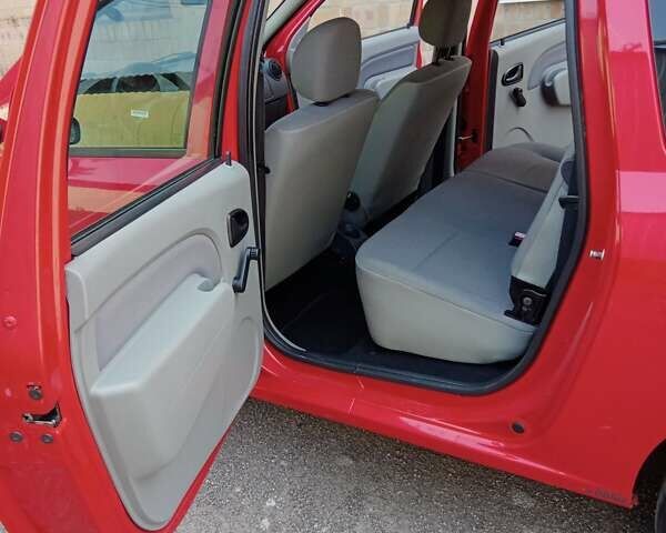 Красный Дачия Логан МСВ, объемом двигателя 1.4 л и пробегом 212 тыс. км за 5300 $, фото 10 на Automoto.ua