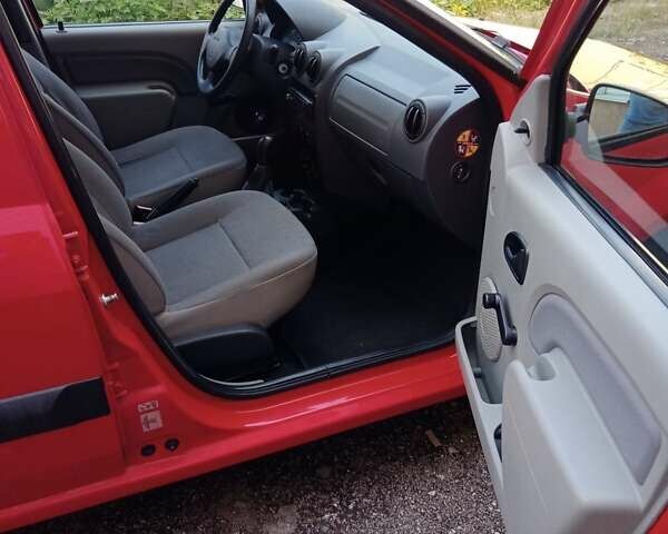 Красный Дачия Логан МСВ, объемом двигателя 1.4 л и пробегом 212 тыс. км за 5300 $, фото 12 на Automoto.ua