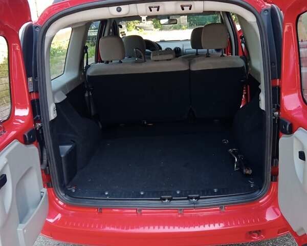 Красный Дачия Логан МСВ, объемом двигателя 1.4 л и пробегом 212 тыс. км за 5300 $, фото 13 на Automoto.ua