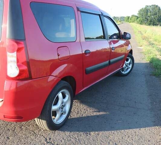 Червоний Дачія Логан МСВ, об'ємом двигуна 1.39 л та пробігом 260 тис. км за 5200 $, фото 3 на Automoto.ua