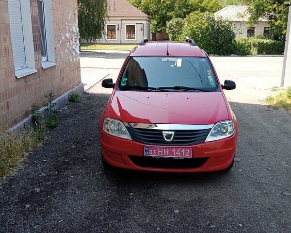 Красный Дачия Логан МСВ, объемом двигателя 1.4 л и пробегом 212 тыс. км за 5300 $, фото 2 на Automoto.ua