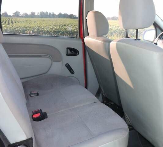 Червоний Дачія Логан МСВ, об'ємом двигуна 1.39 л та пробігом 260 тис. км за 5200 $, фото 15 на Automoto.ua