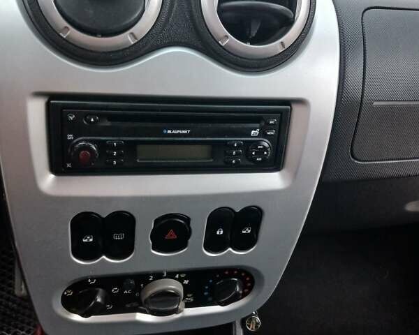 Червоний Дачія Логан МСВ, об'ємом двигуна 1.6 л та пробігом 375 тис. км за 4500 $, фото 4 на Automoto.ua