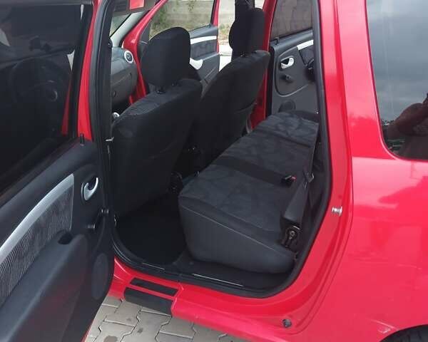 Червоний Дачія Логан МСВ, об'ємом двигуна 1.6 л та пробігом 375 тис. км за 4500 $, фото 5 на Automoto.ua