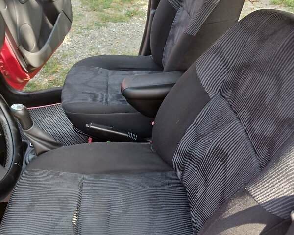 Червоний Дачія Логан МСВ, об'ємом двигуна 1.6 л та пробігом 375 тис. км за 4500 $, фото 10 на Automoto.ua