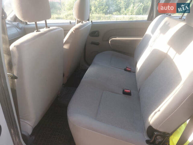 Дачія Логан МСВ, об'ємом двигуна 1.6 л та пробігом 150 тис. км за 5700 $, фото 15 на Automoto.ua